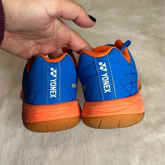 Woman’s YONEX badminton non marking/skidding court shoes. Size 9. Excellent cond - Picture 5 of 10